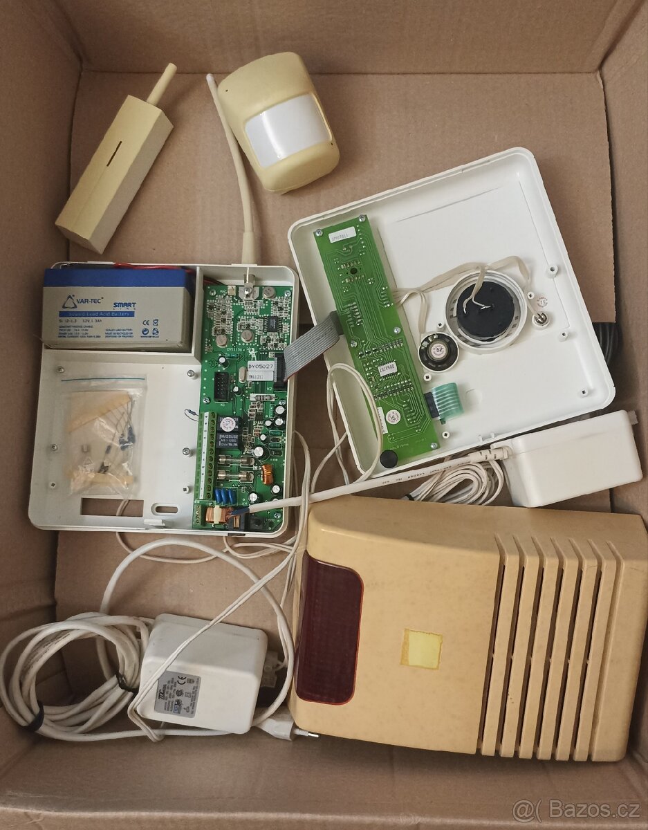 Bezdrátový domovní Alarm Jablotron JA-60 + čidla + siréna
- 2