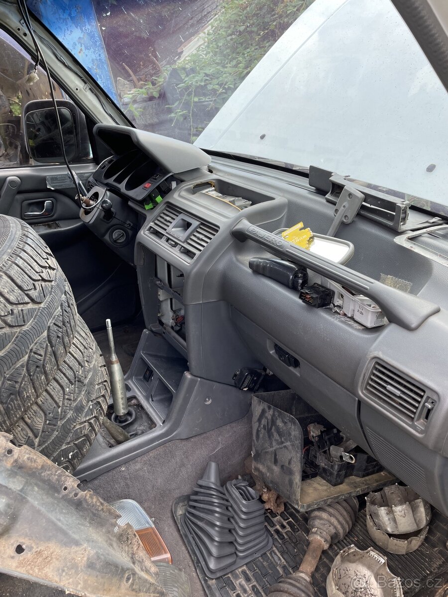 ND Pajero II Superselect 2,5 TD - 2