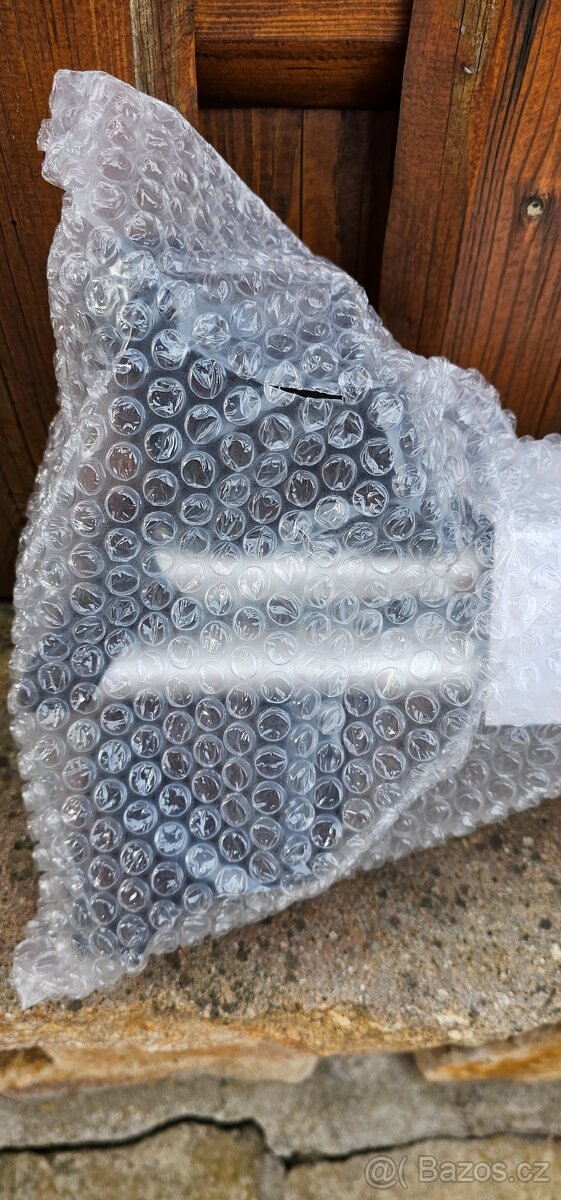 Nové střešní nosiče příčníky hagusy na Audi Q8 - 2