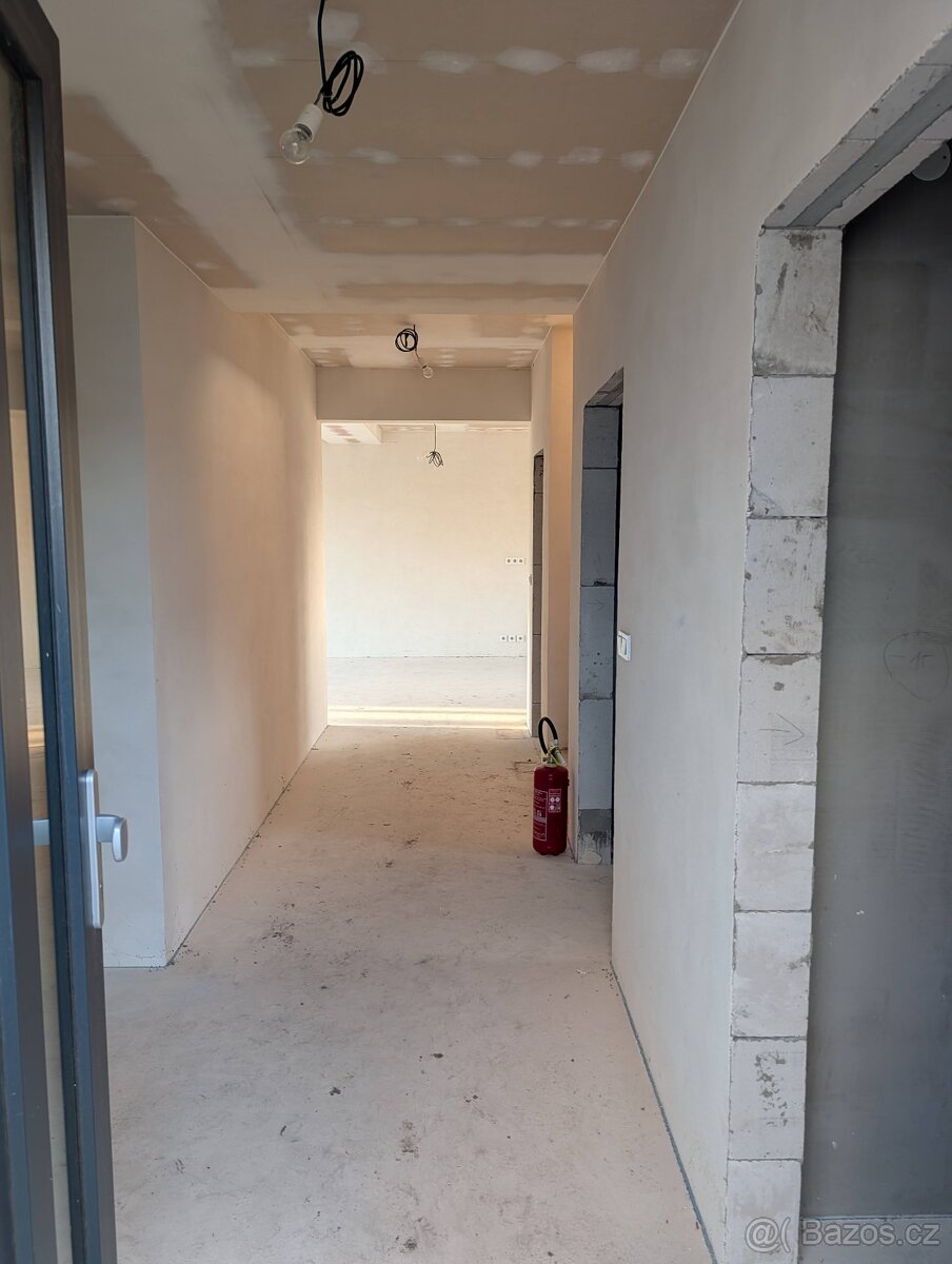 Prodej rodinného domu 171 m², pozemek 734 m² Hrušky u Brna - 2
