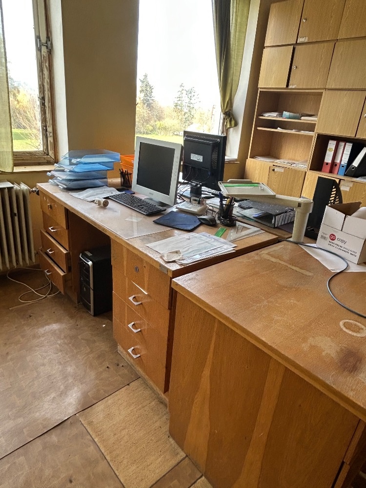 Starý nábytek z kanceláří - 2