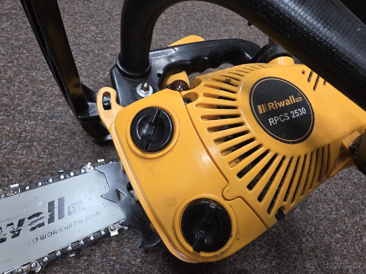 Motorová pila Riwall PRO RPCS 2530 - 2