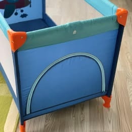 Petite&Mars Cestovní postýlka Koot, Modrá s letadlem - 2