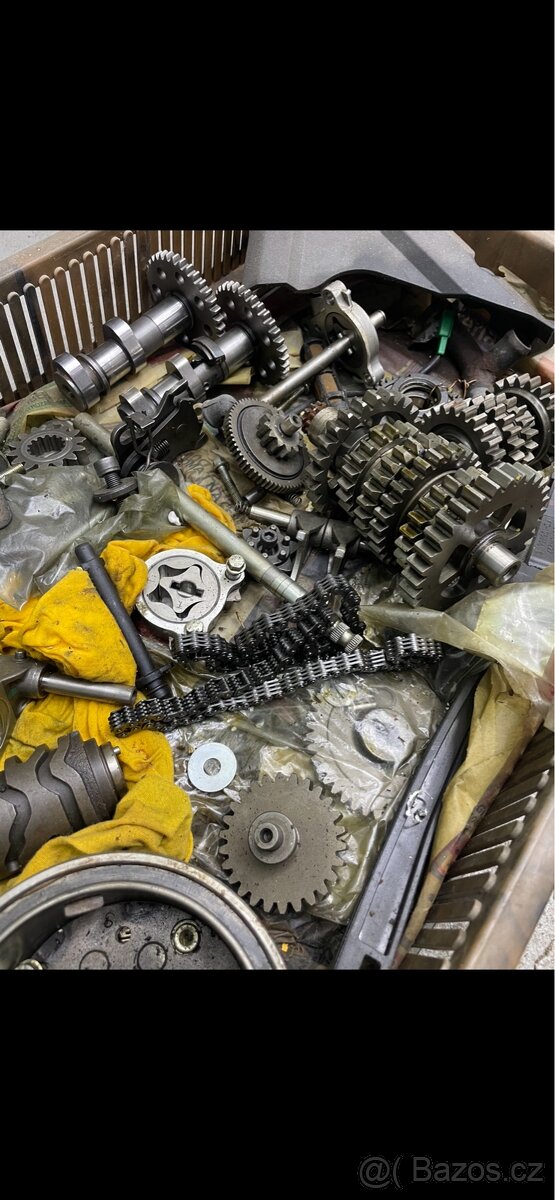 Díly z motoru KTM 390 Duke 2013-2014 - 2