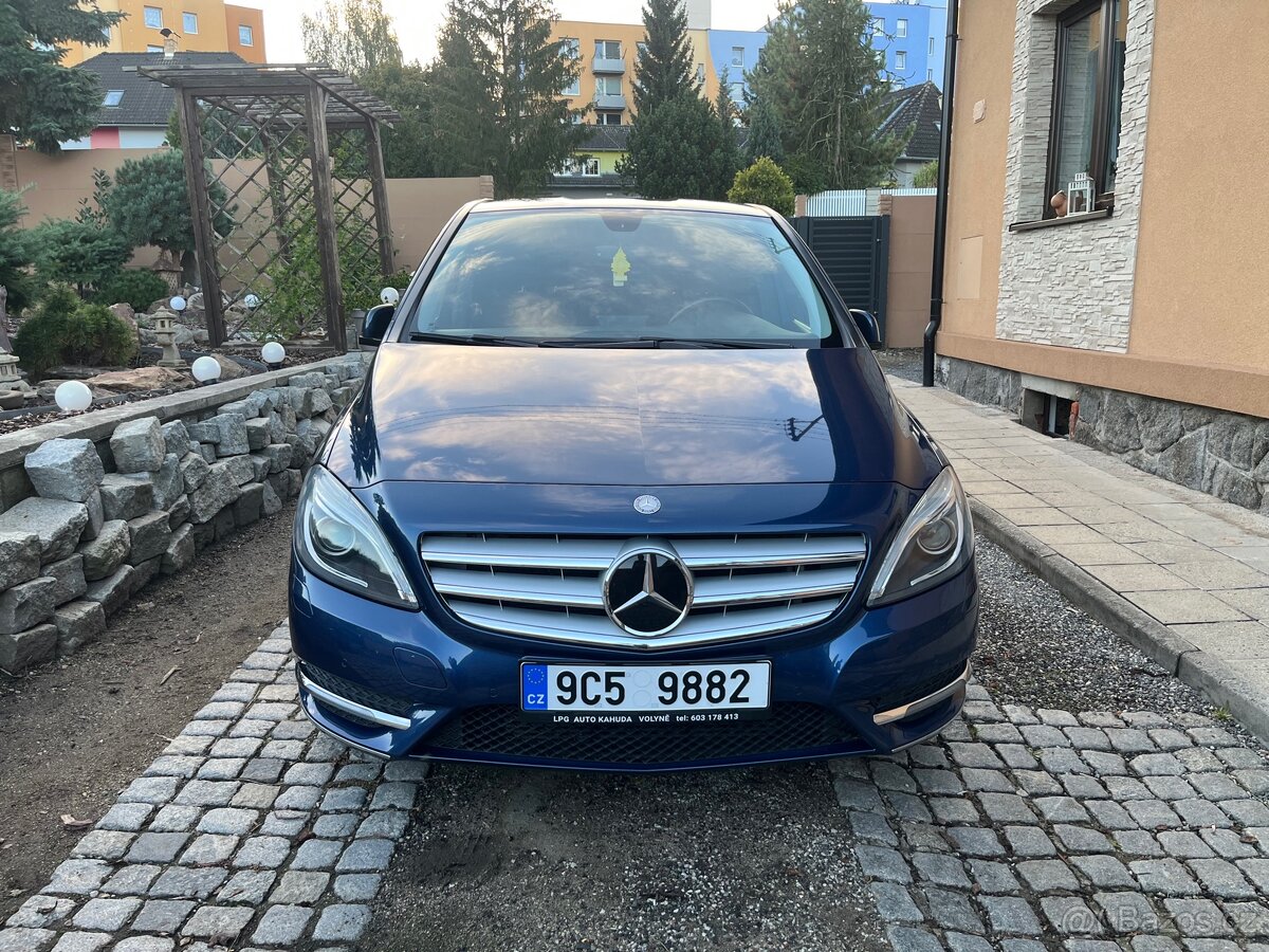 Mercedes Benz B180 - 2