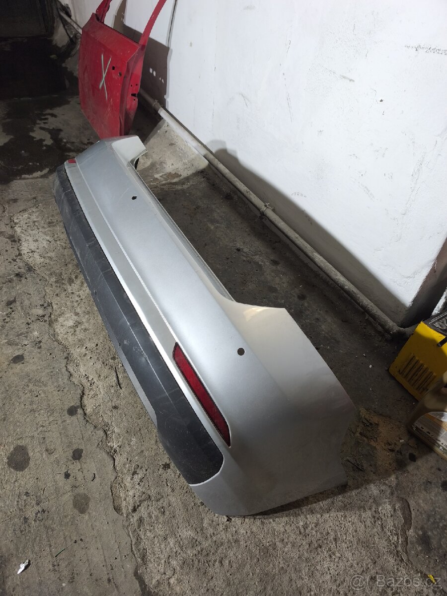 Zadní nárazník Škoda Rapid space back. - 2