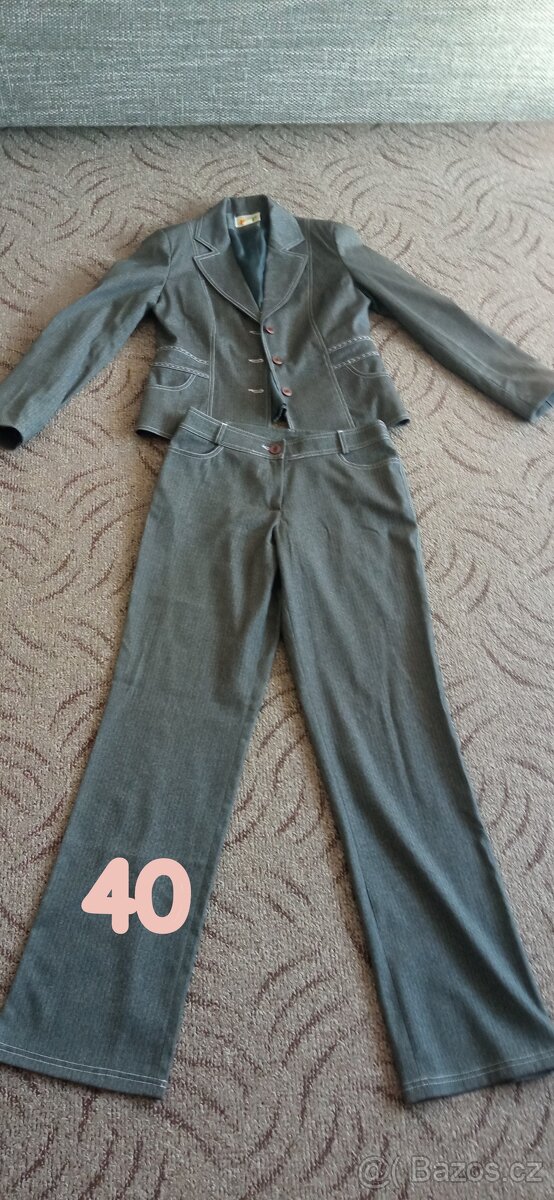 KOSTÝMEK VEL 40 - 2