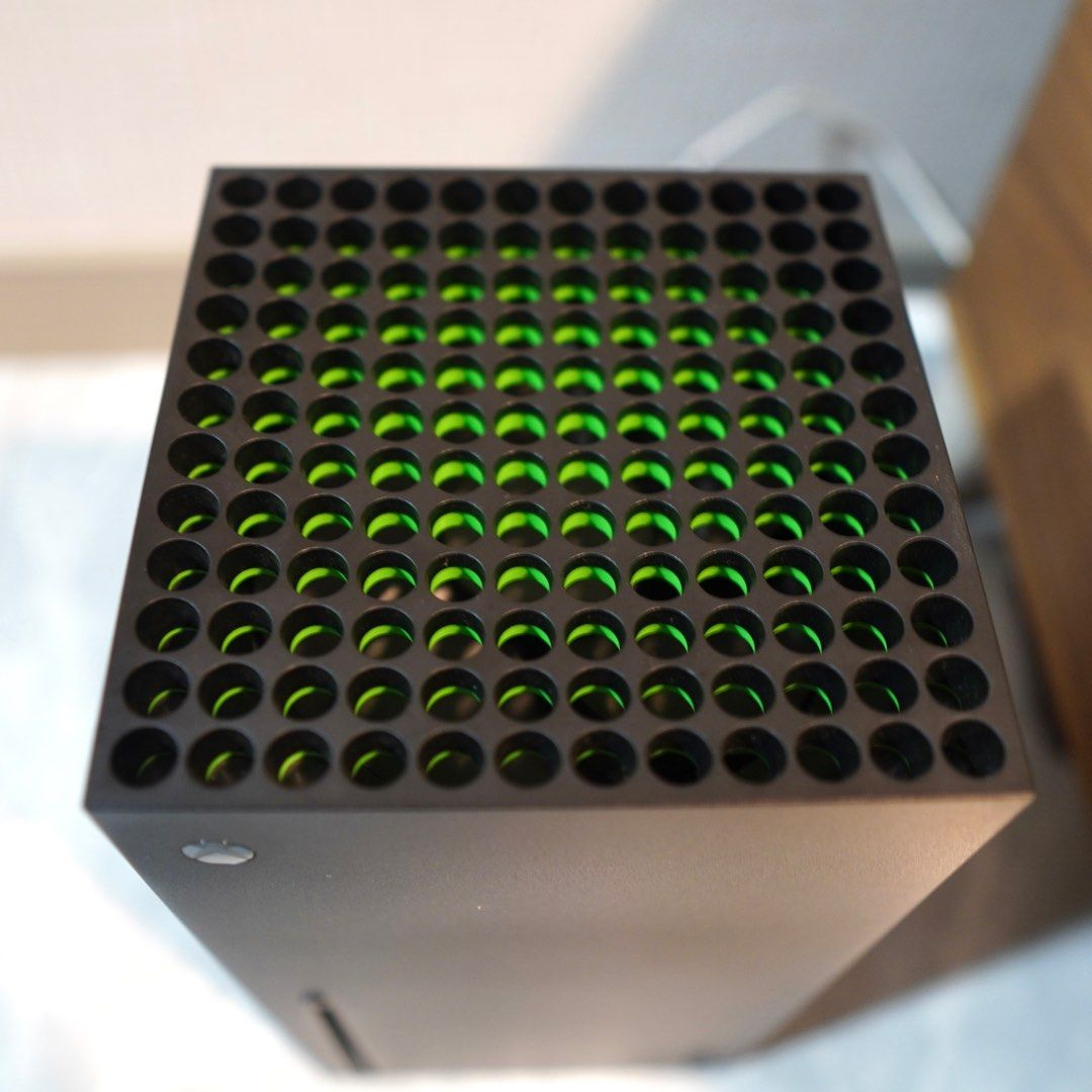 XBOX Series X 1TB SSD - TOP STAV - málo hraný - 2