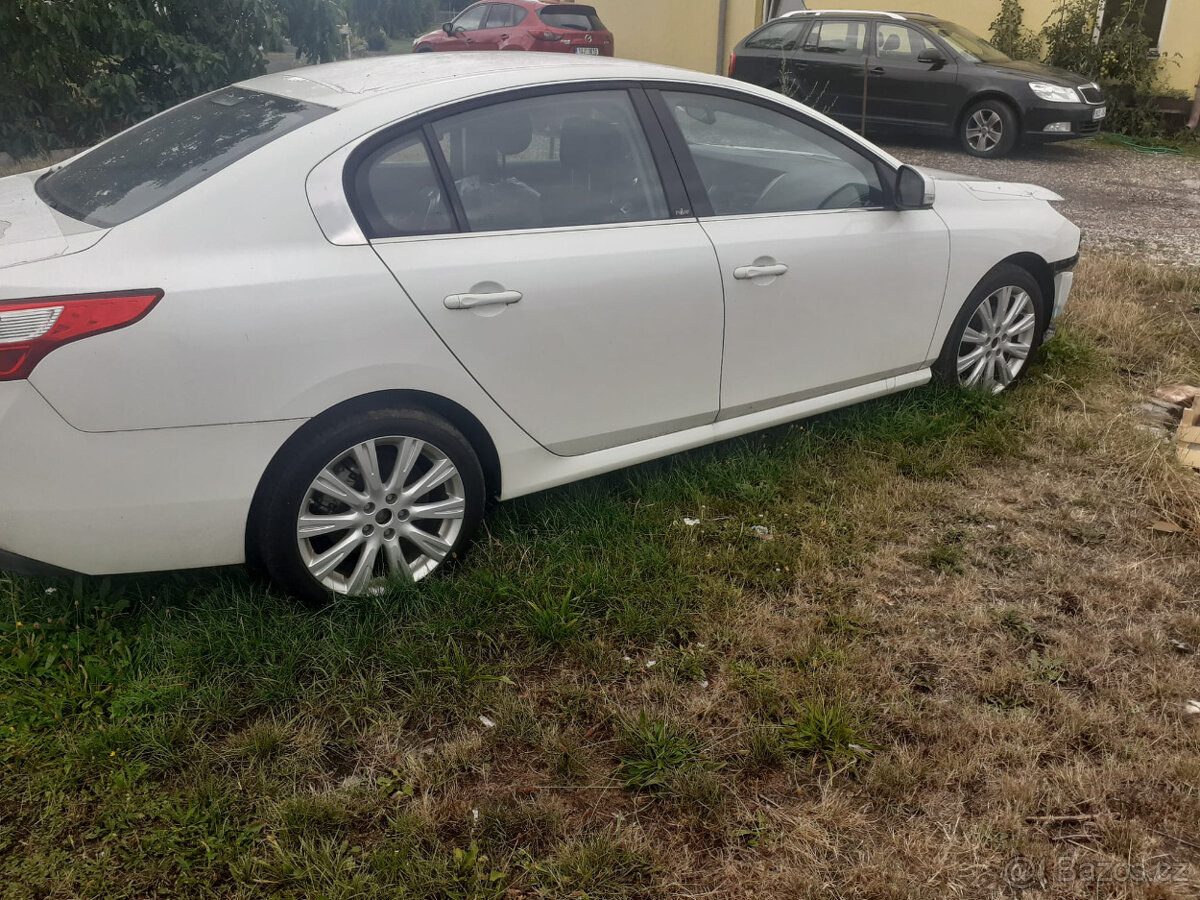 Náhradní díly Latitude - 2