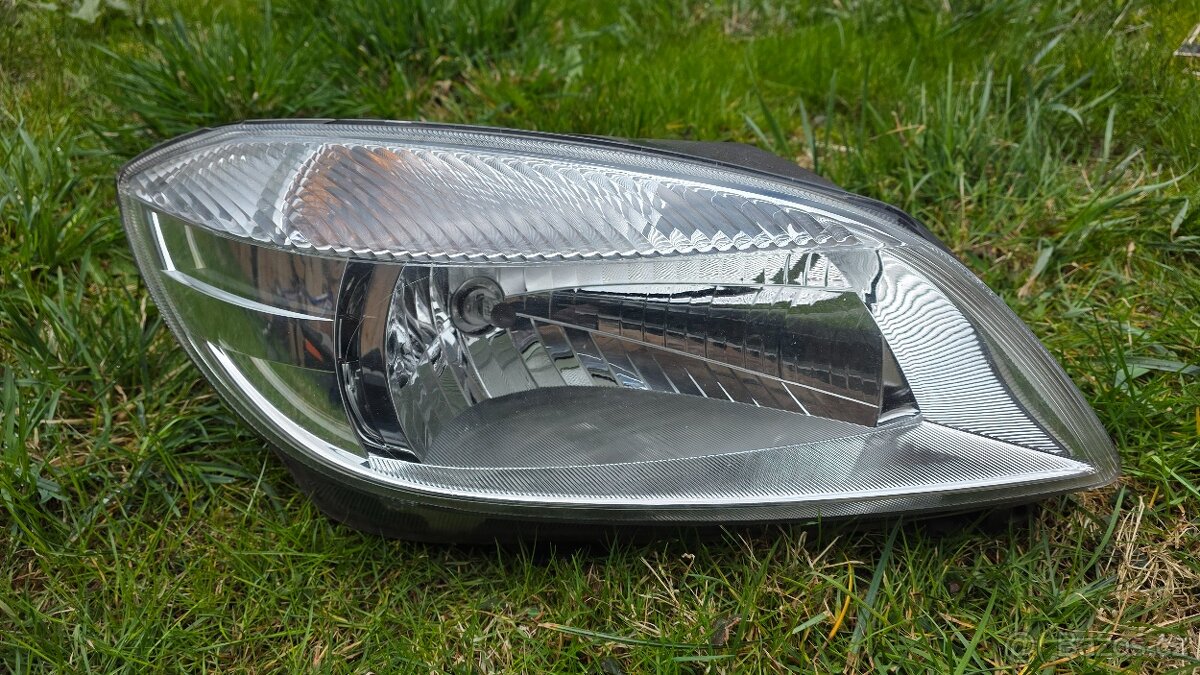 přední světla Fabia 2 facelift - 2