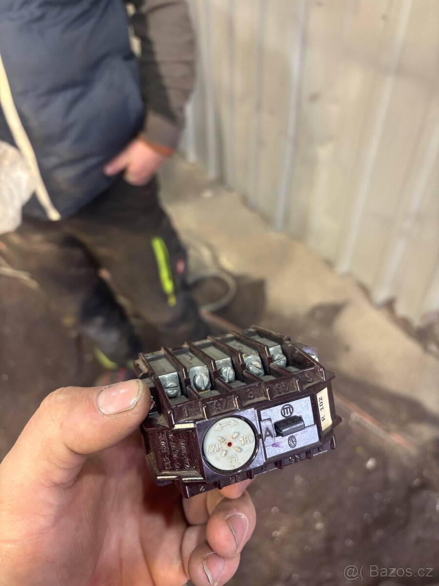 Relé do kompresoru orlík - 2