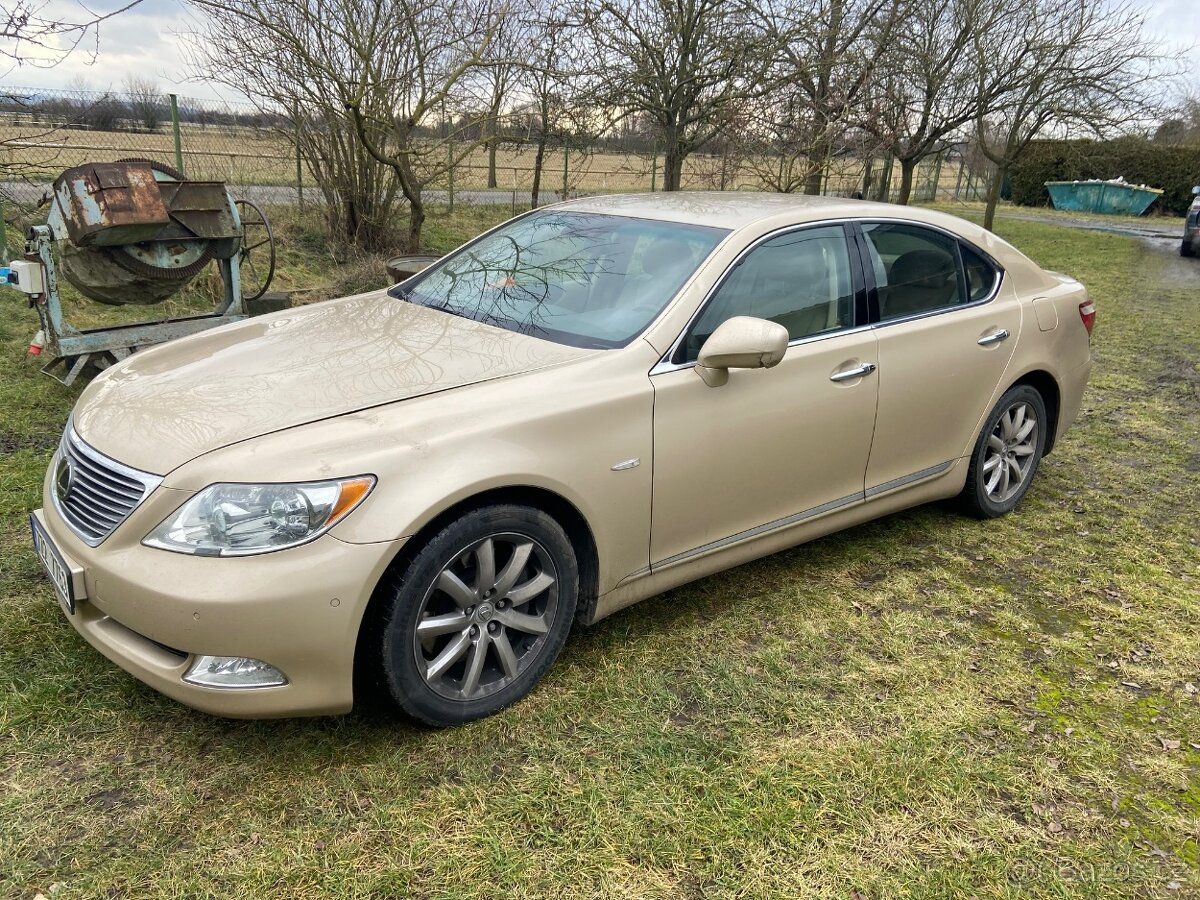 Lexus LS460 - 2