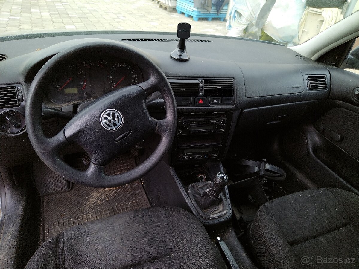 golf 4 - 2