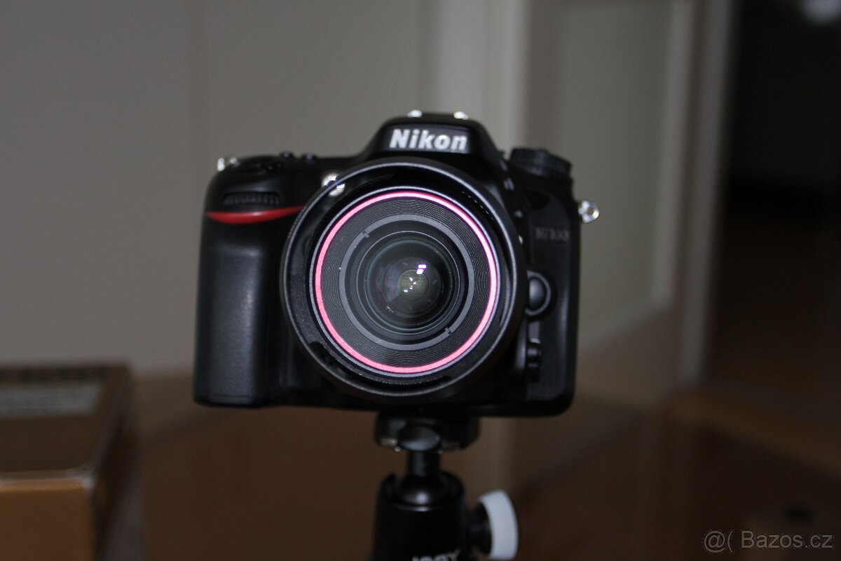 Nikon D7000 + objektiv a příslušenství - 2