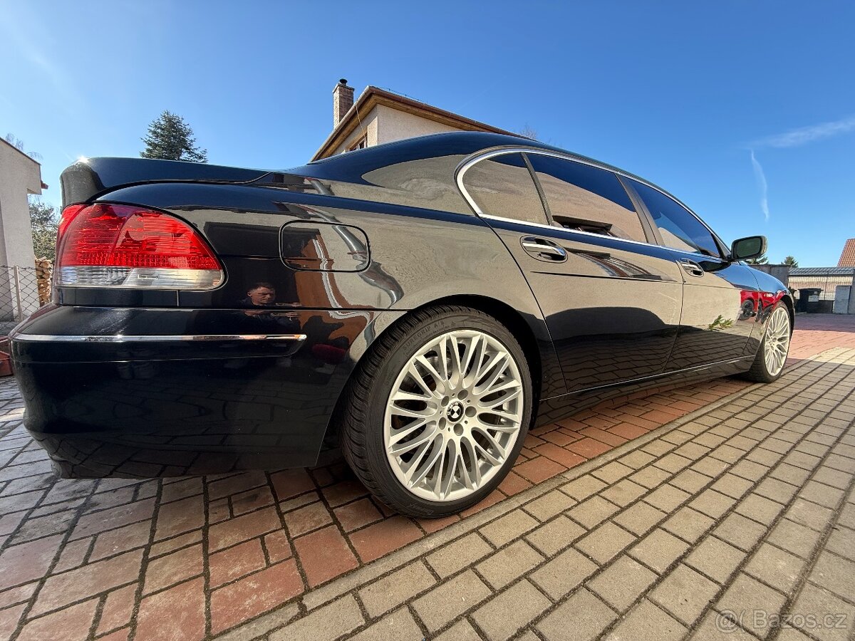 BMW 750i - 2