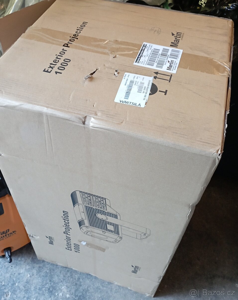 Martin exterior gobo projector 1000 - 2