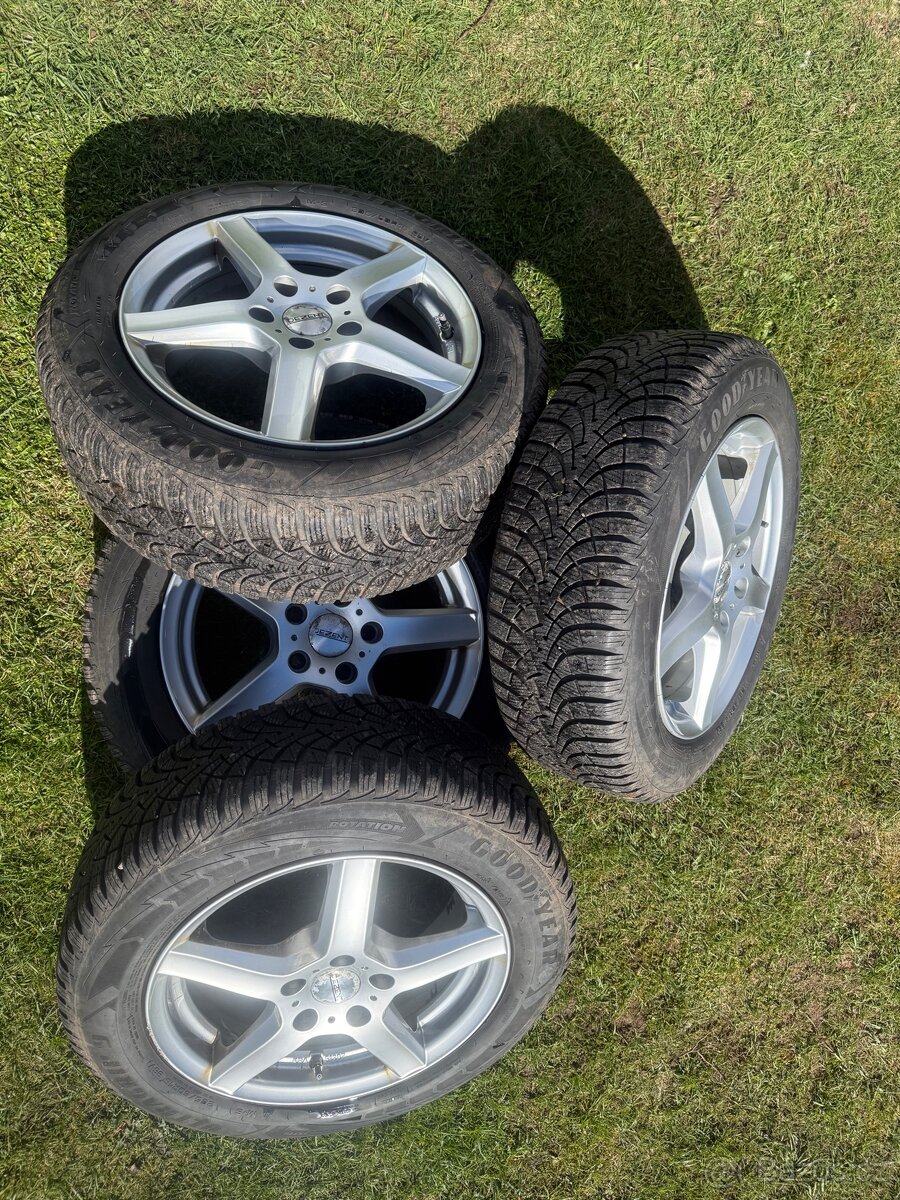 Googyear 205/60 R16 - 2