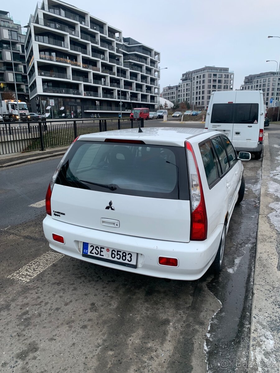 Mitsubishi Lancer Combi - 2