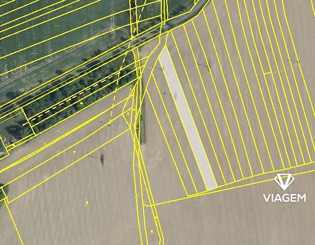 Pole 2 079 m², Podíl 33 % o výměře 693 m² - 2