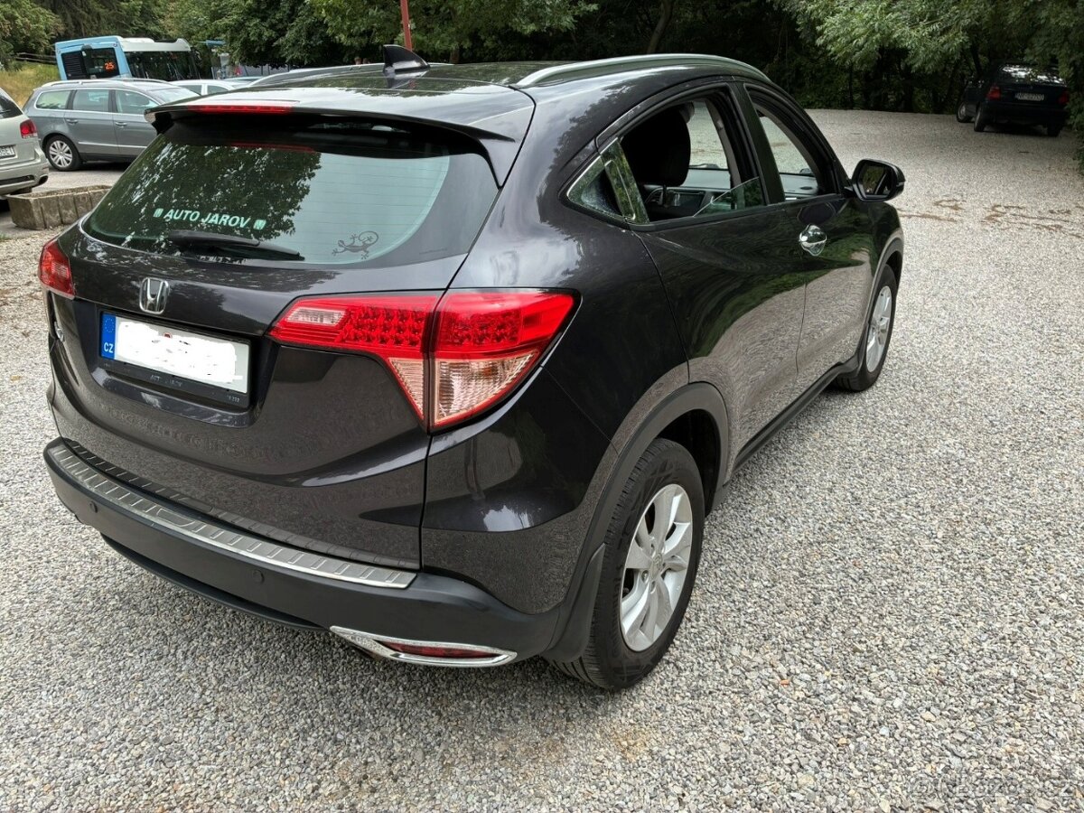 Predám Hondu HR-V, rv 2017, 1.5 i-VTEC - 2
