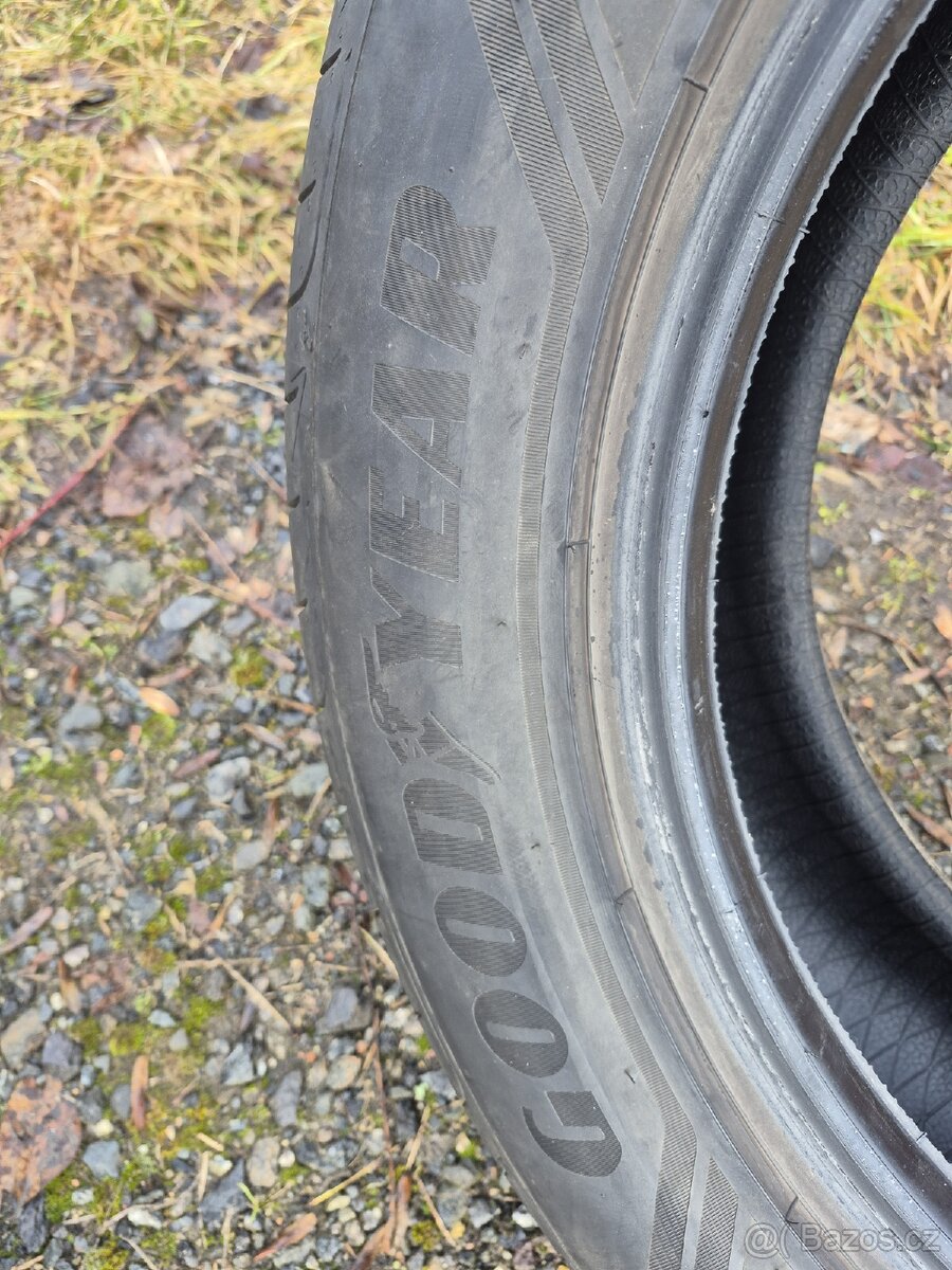 Letní pneu Goodyear 235/60 R18 - 2