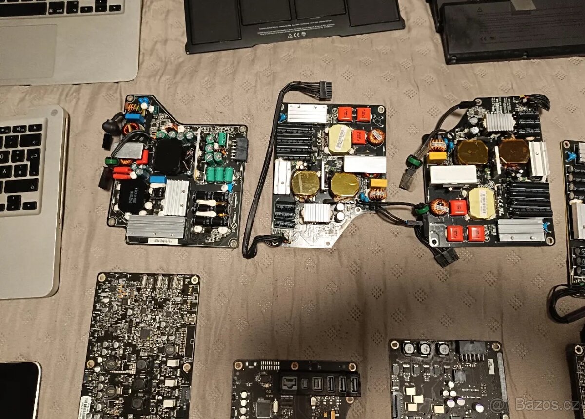 Prodam díly na Apple - 2