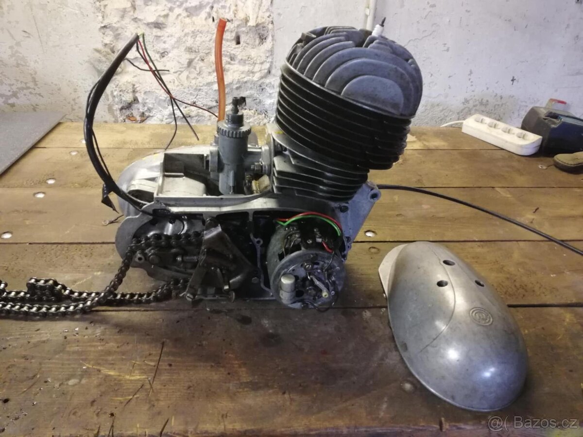 Kompletní motor ČZ175/450 - 2