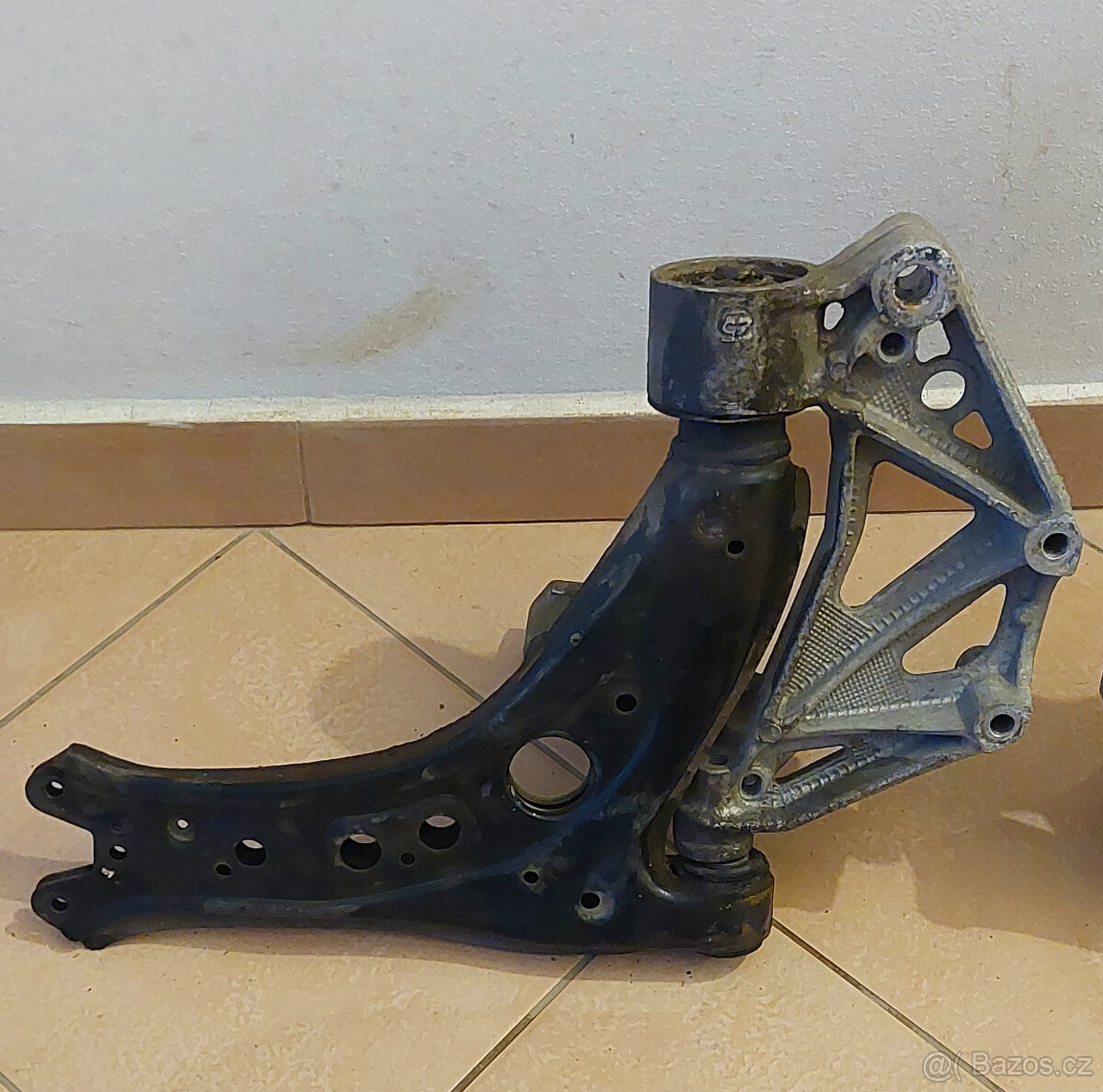 Rameno a konzole Levé, Pravé přední- Originál VW, ŠKODA - 2