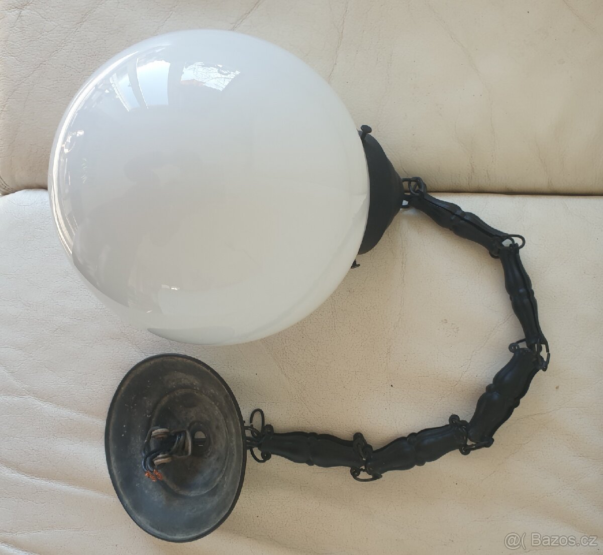 Starožitný lustr art deco bílá koule černá barva - 2
