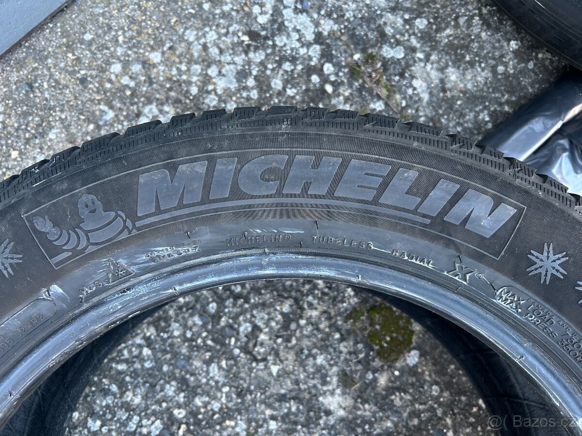Zimní pneu 225/55/17 Michelin - 2