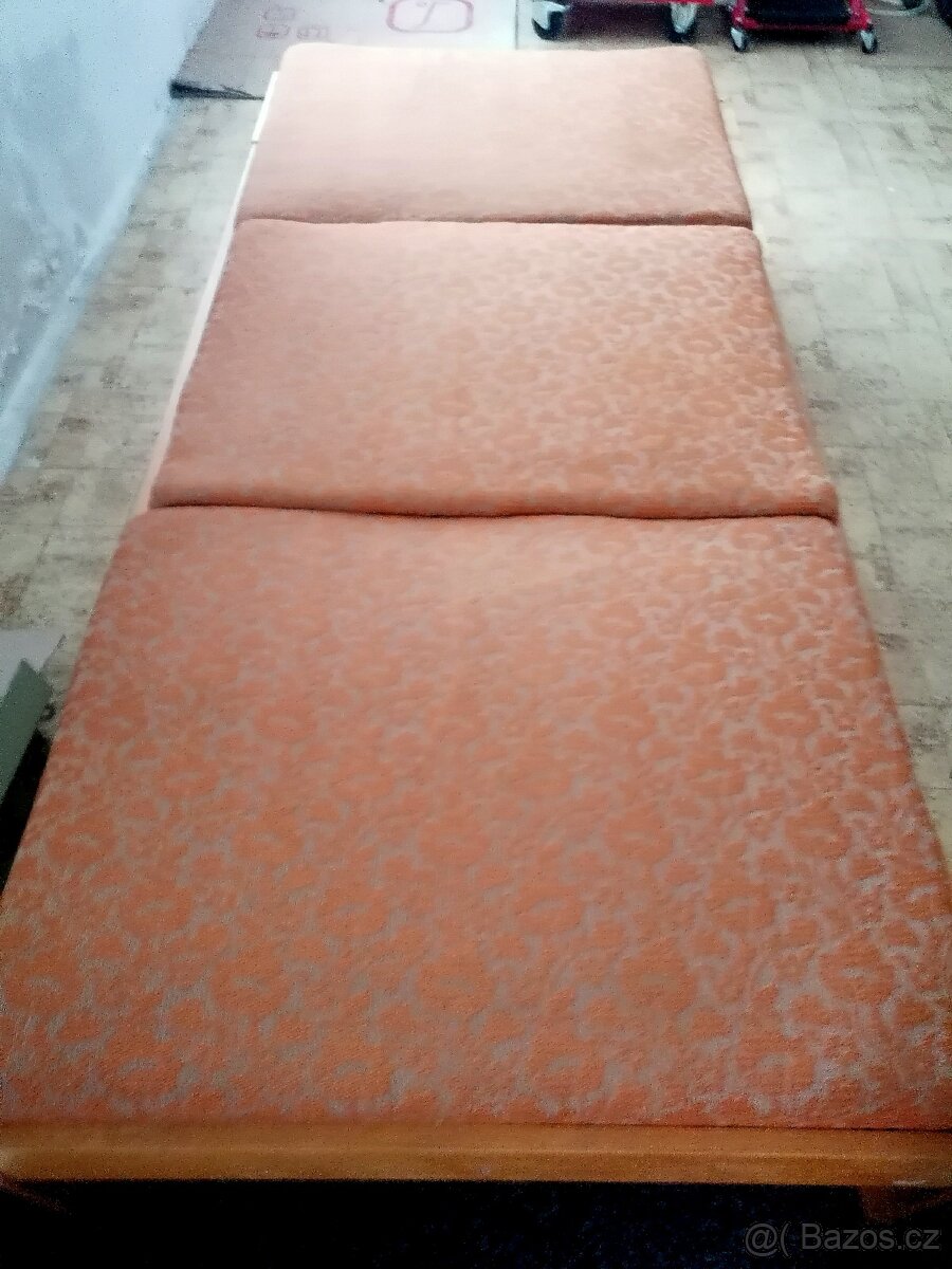 Válenda s úložným prostorem - 2