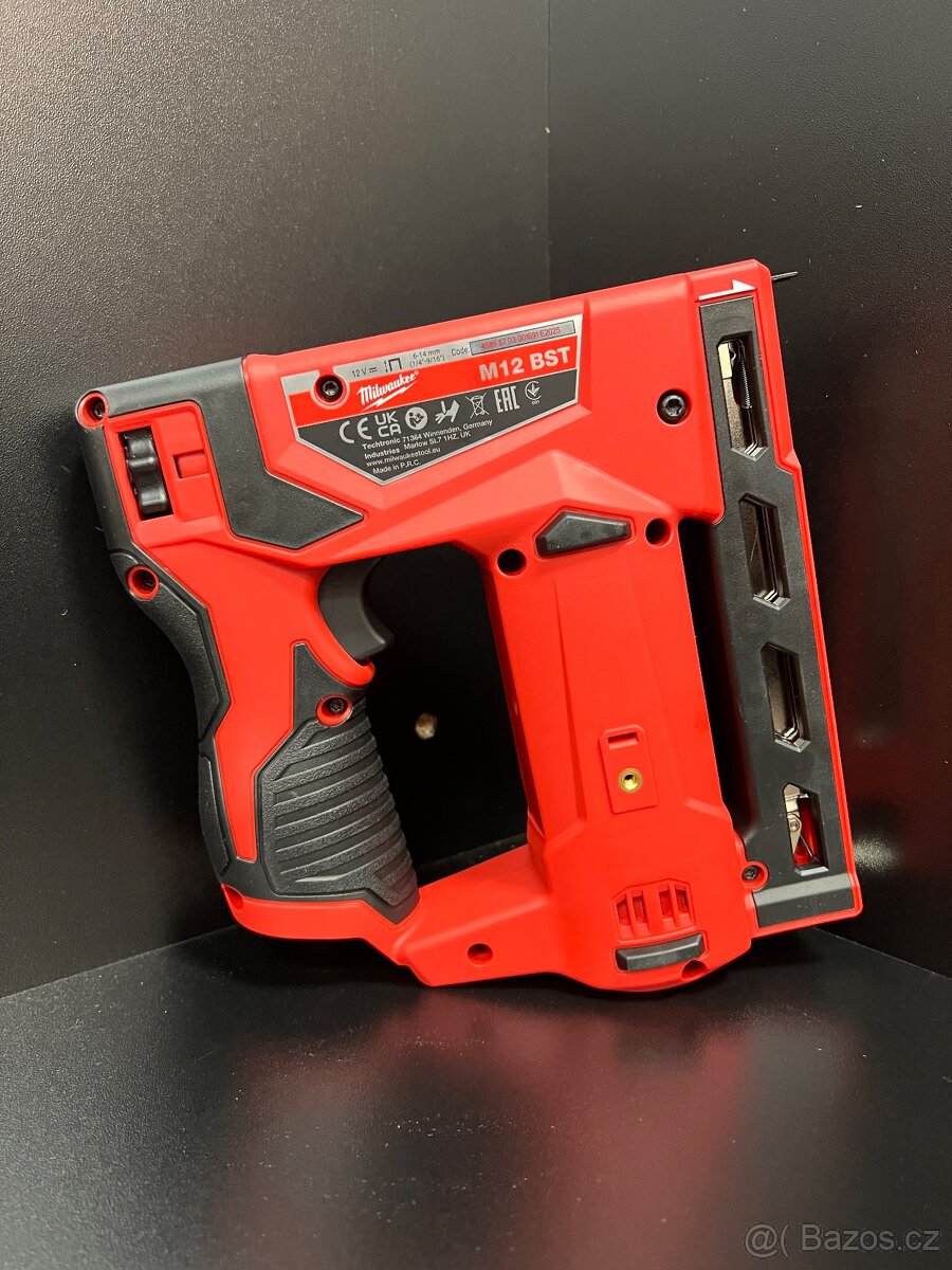 Milwaukee M12 BST-0 – Kompaktní aku sponkovačka - 2