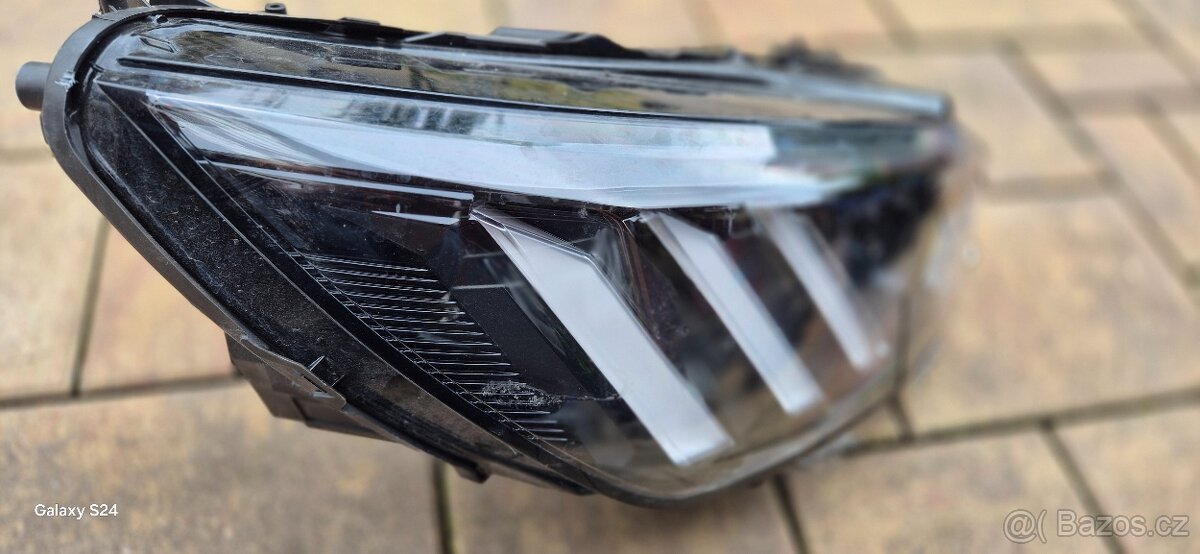 Prodám na Peugeot 208 PP světlo poškozené 9823193480 - 2