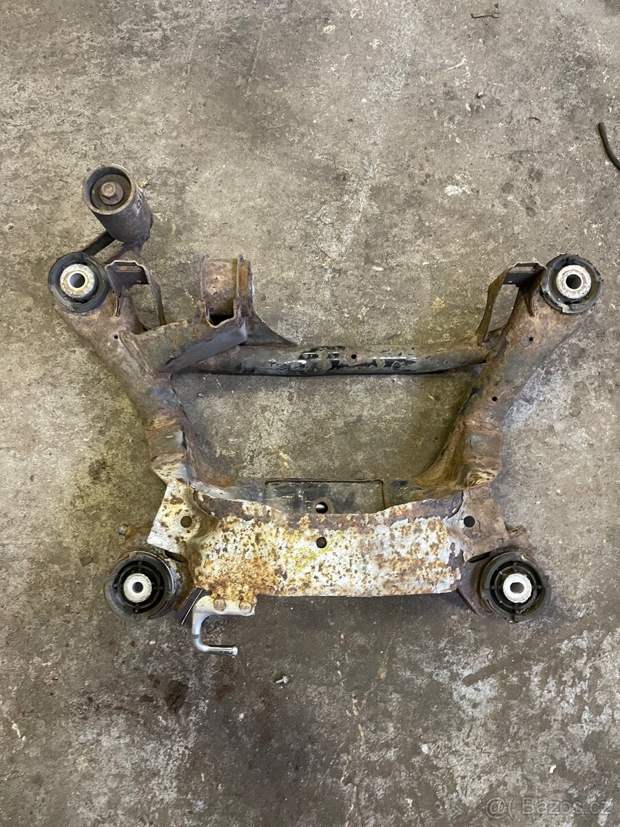 E46 zadní nápravnice 320D - 2