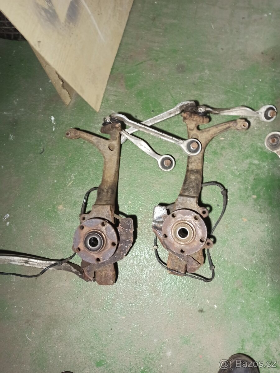 Těhlice na Audi A4 B5 - 50kč/ks - 2