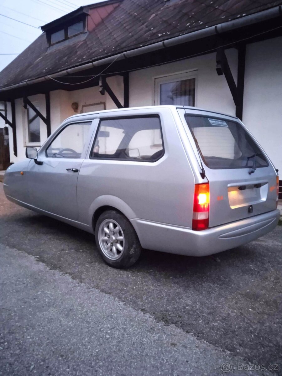 Reliant Robin MK3 LHD - 2
