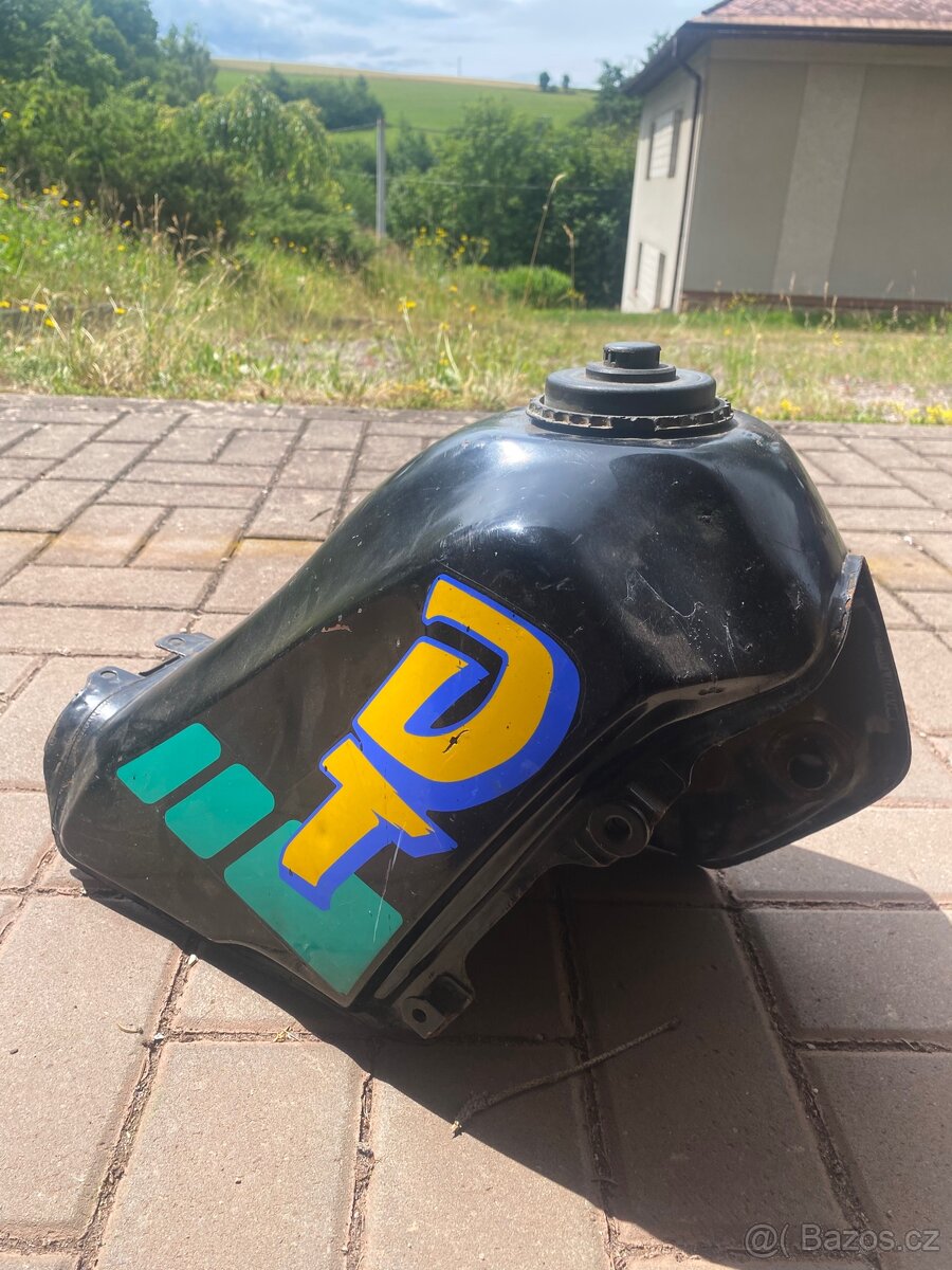 Yamaha DT nádrž