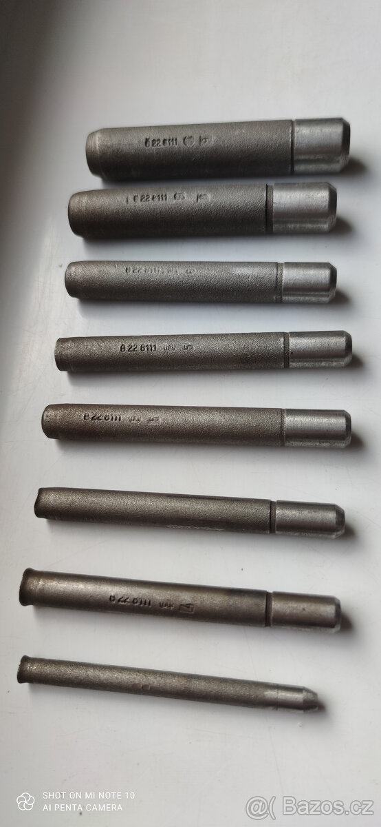 Hlavičkář na nýty - 2