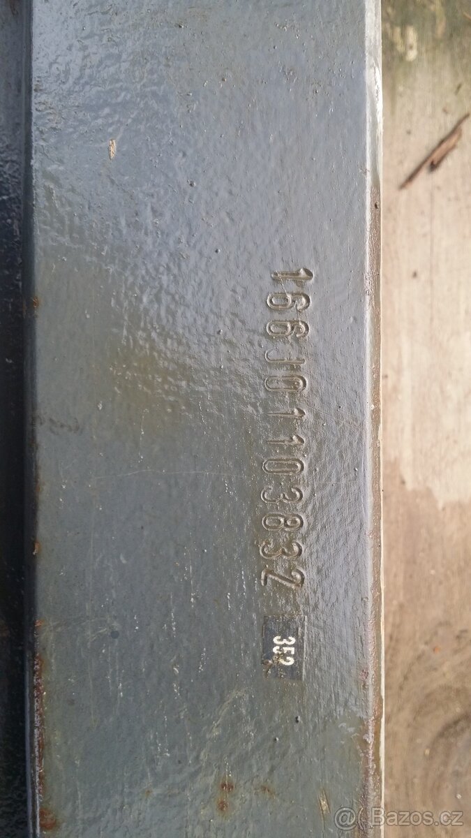 stožár, věž, zdvihové zařízení s deskou Linde 352 - 2