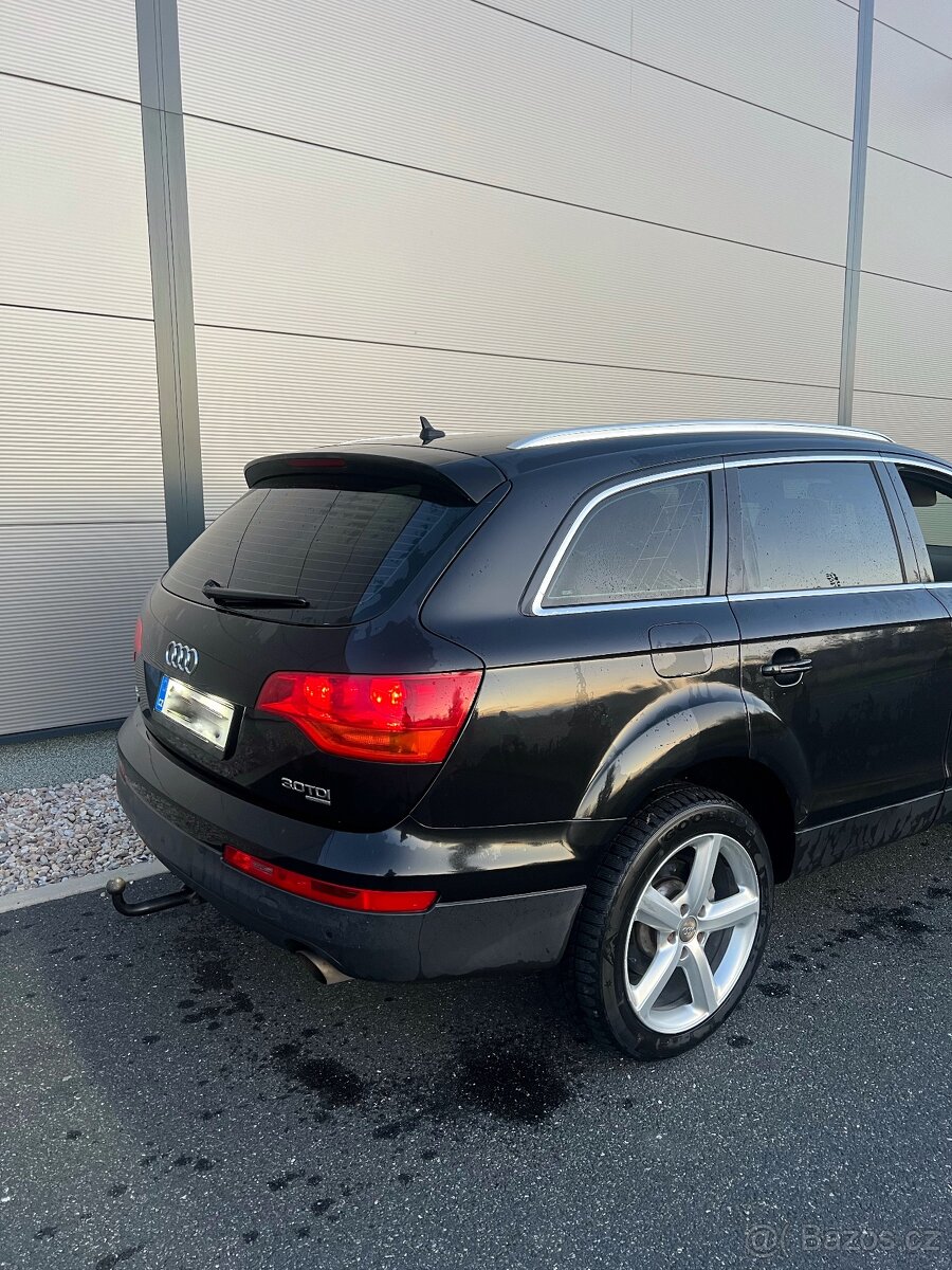 Audi Q7 3.0tdi 7mist - 2