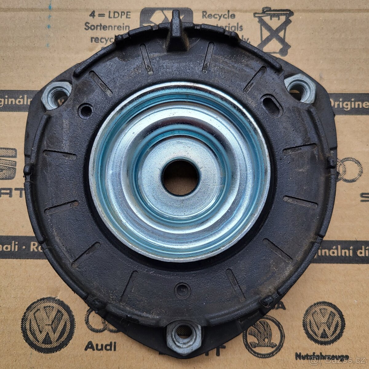 5Q0412331E - Uložení jednotky tlumiče - 2