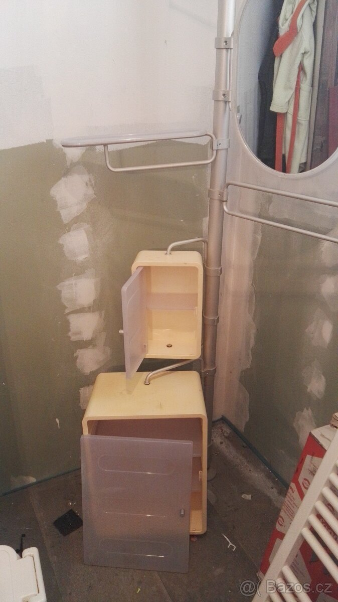 stará skříňka IKEA na teleskopickém sloupu - 2