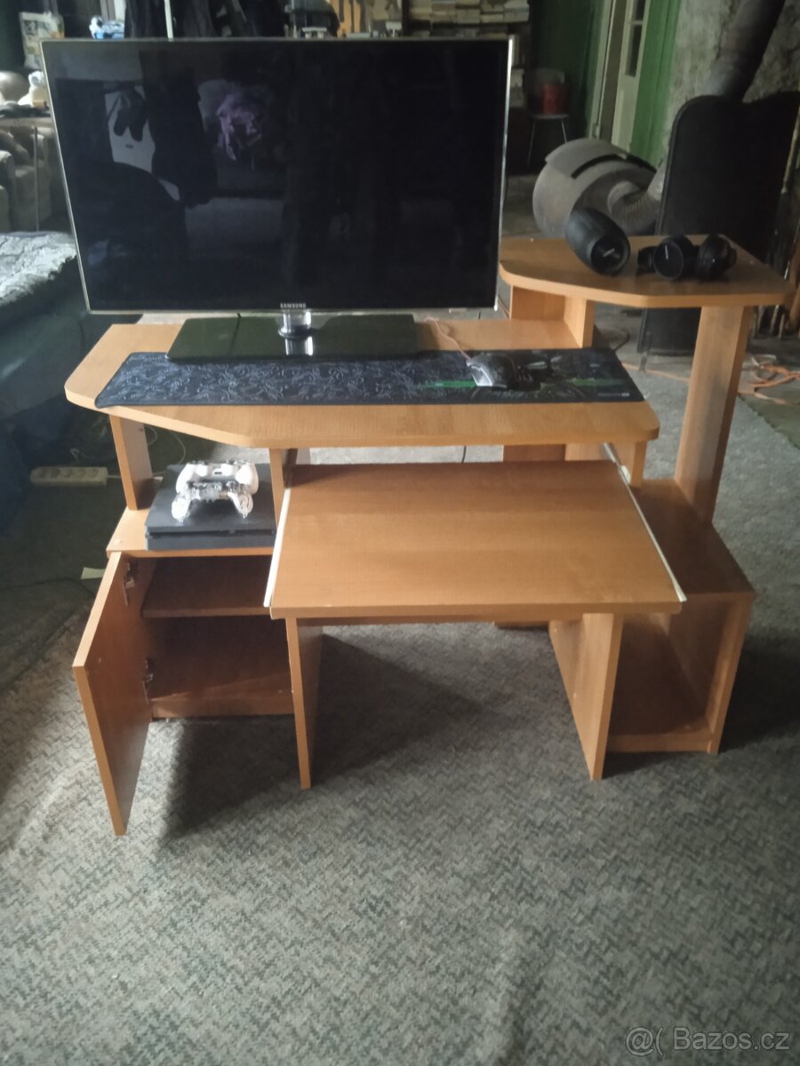 Stůl na počítač - 2