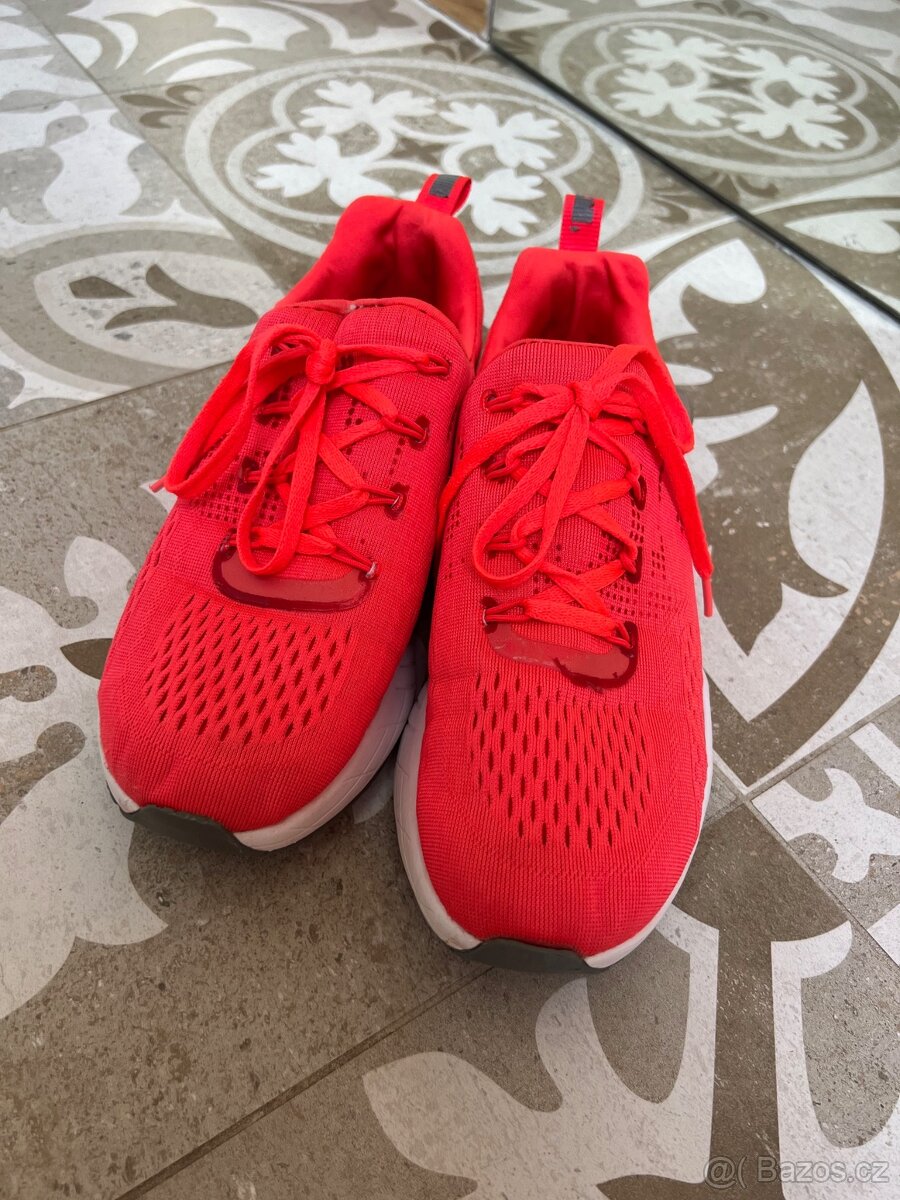 Vynikající tenisky REEBOK, vel. 38 - 2