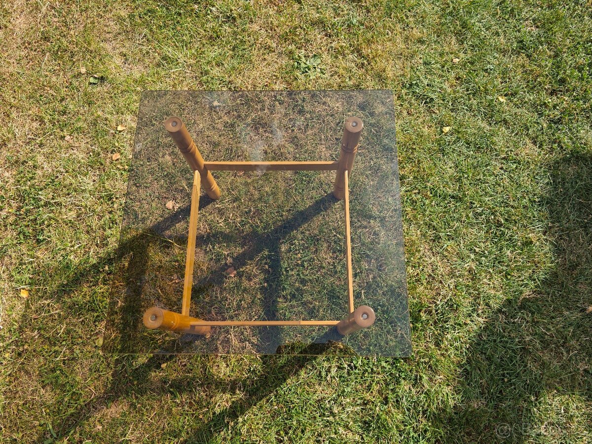 Konferenční skleněný stolek - 2