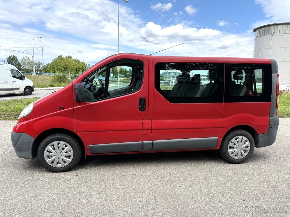 Opel Vivaro 2.0DCI 9 míst - 2