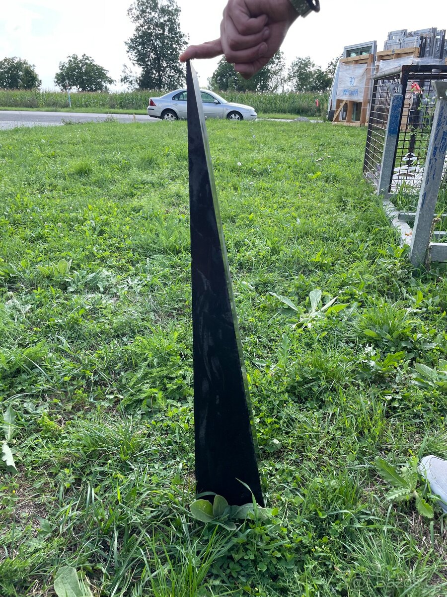 Prodám Okrasný, Náhrobní Kámen č. 18. - 2