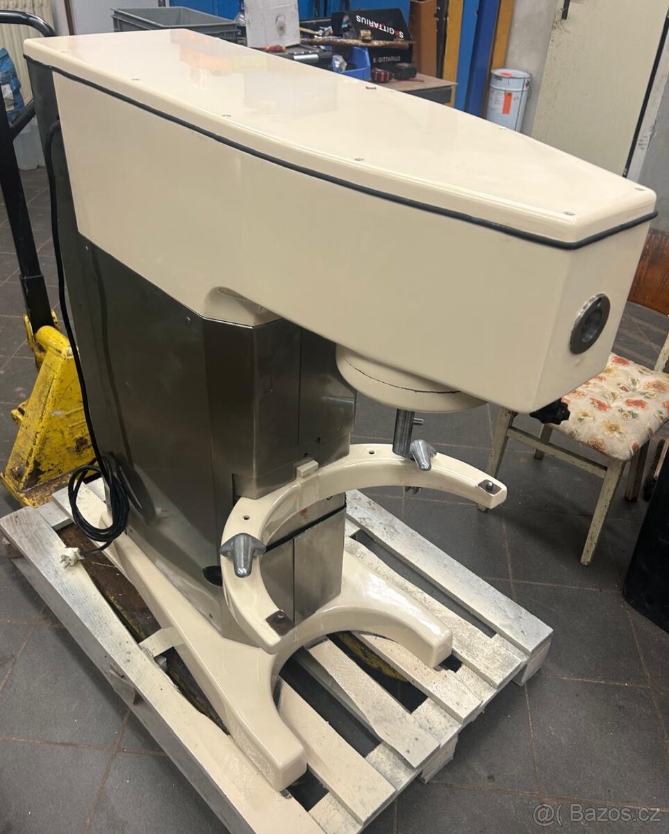 Robot RE 24 Alba - po REPASI - 2