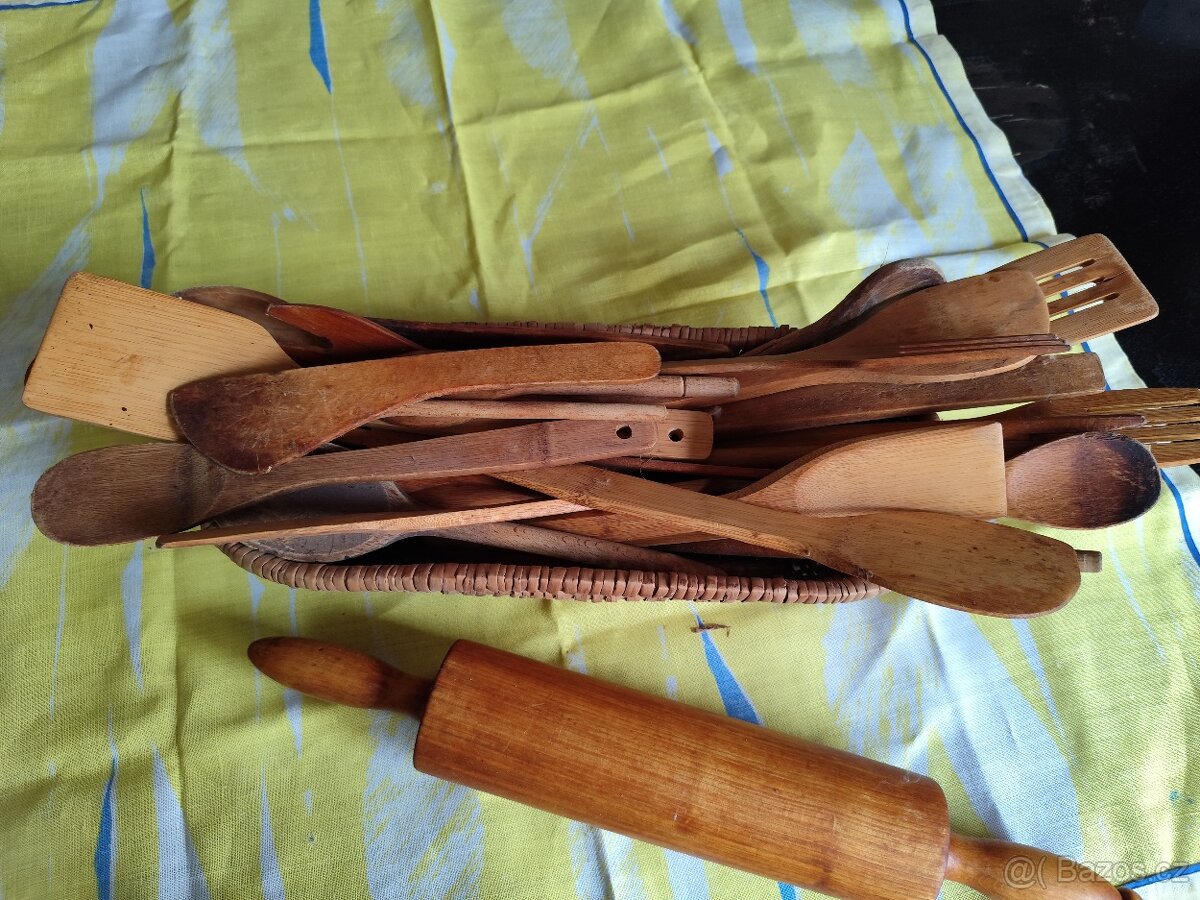 Dřevěné náčiní s ošatkou - 2