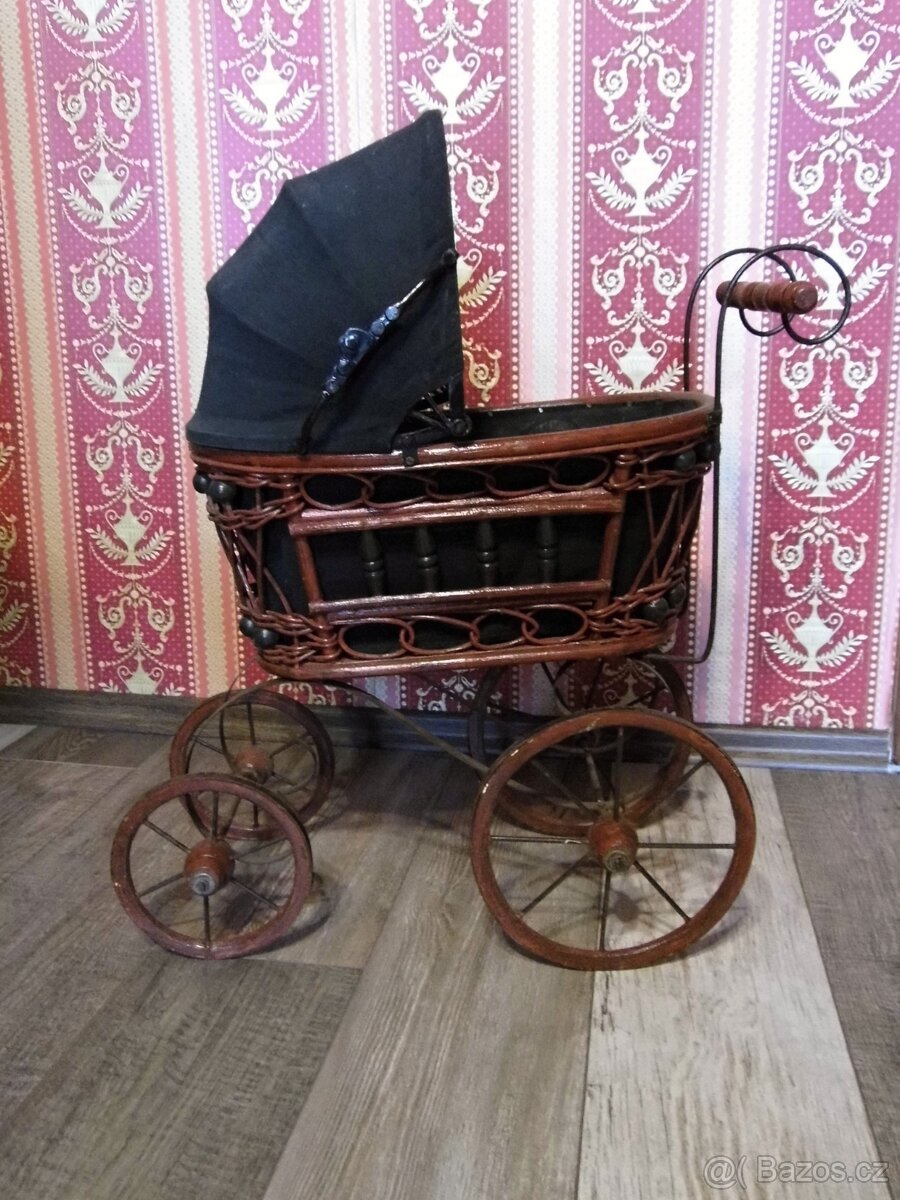 Proutěný kočárek na panenku - 2